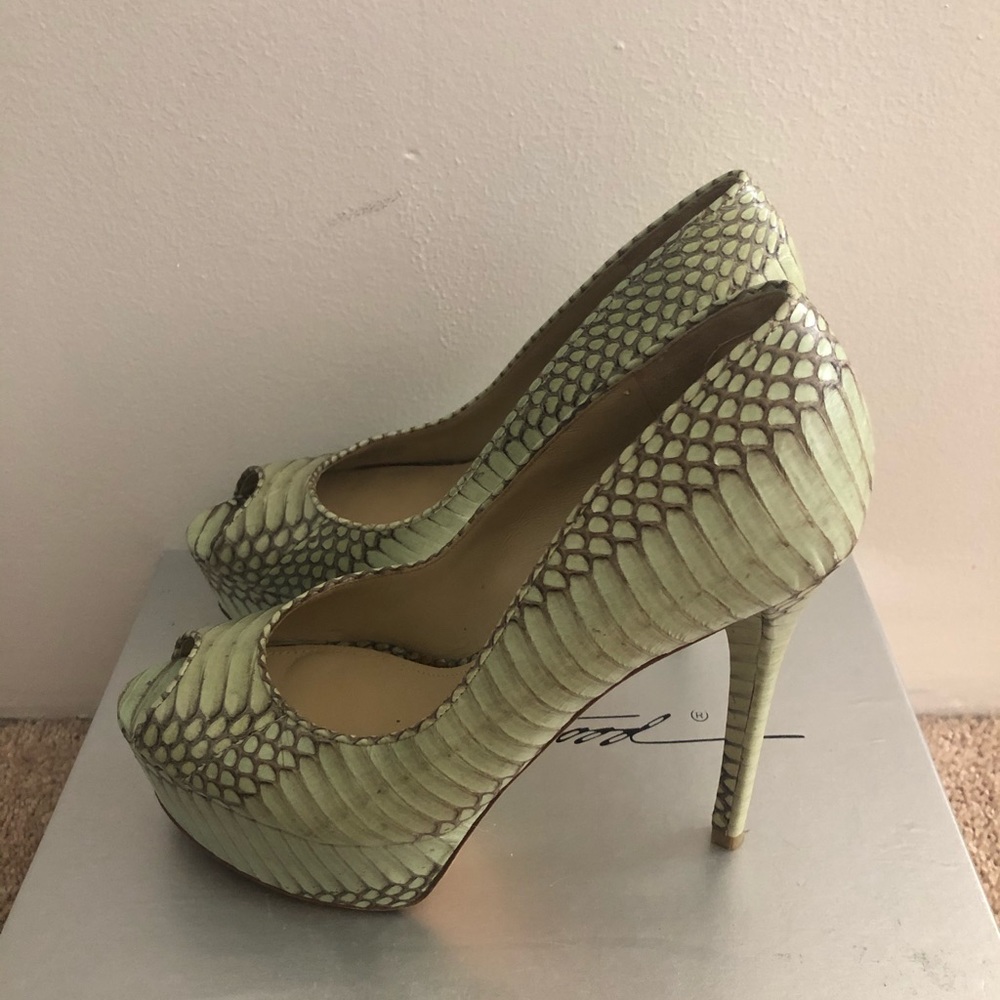 B by Brian Atwood mint green python heel size9